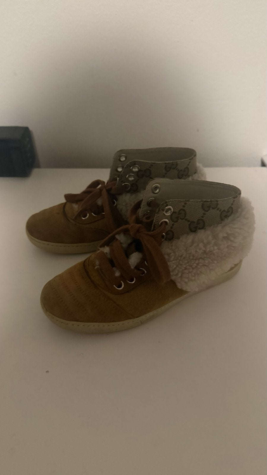 Gucci Kinderlaarzen Maat 32 - Zo Goed als Nieuw, Jongen of Meisje, Ophalen of Verzenden, Laarzen, Zo goed als nieuw