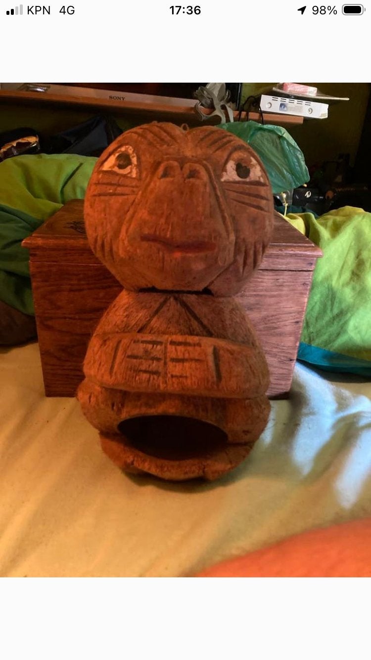 E.T. Collectie: Avon Fles, Eierkopje & Kokosnoot Sculptuur, Ophalen of Verzenden, Gebruikt