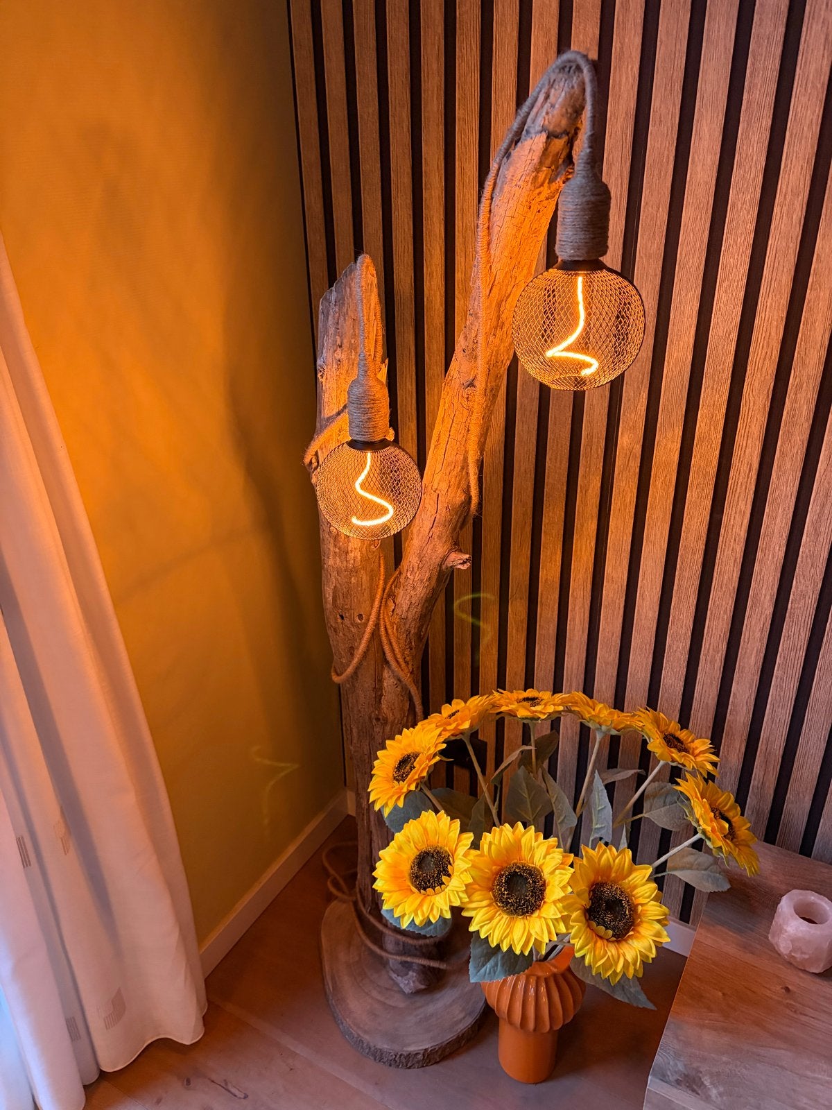 Unieke handgemaakte vloerlamp van robuuste boomstam, 100 tot 150 cm, Nieuw, Ophalen of Verzenden, Landelijk