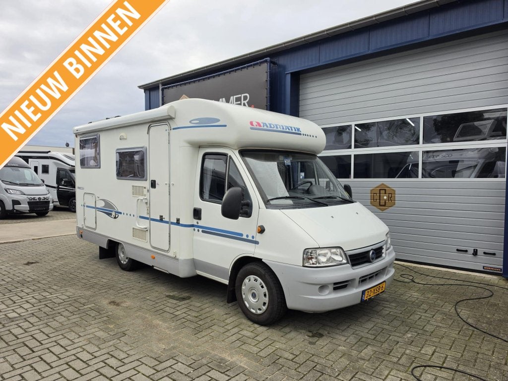 Adria Coral Compact 574 SP Vast bed, 6M, Garage, Ringverwarming, Fiat, Achteruitrijcamera, Treinzit