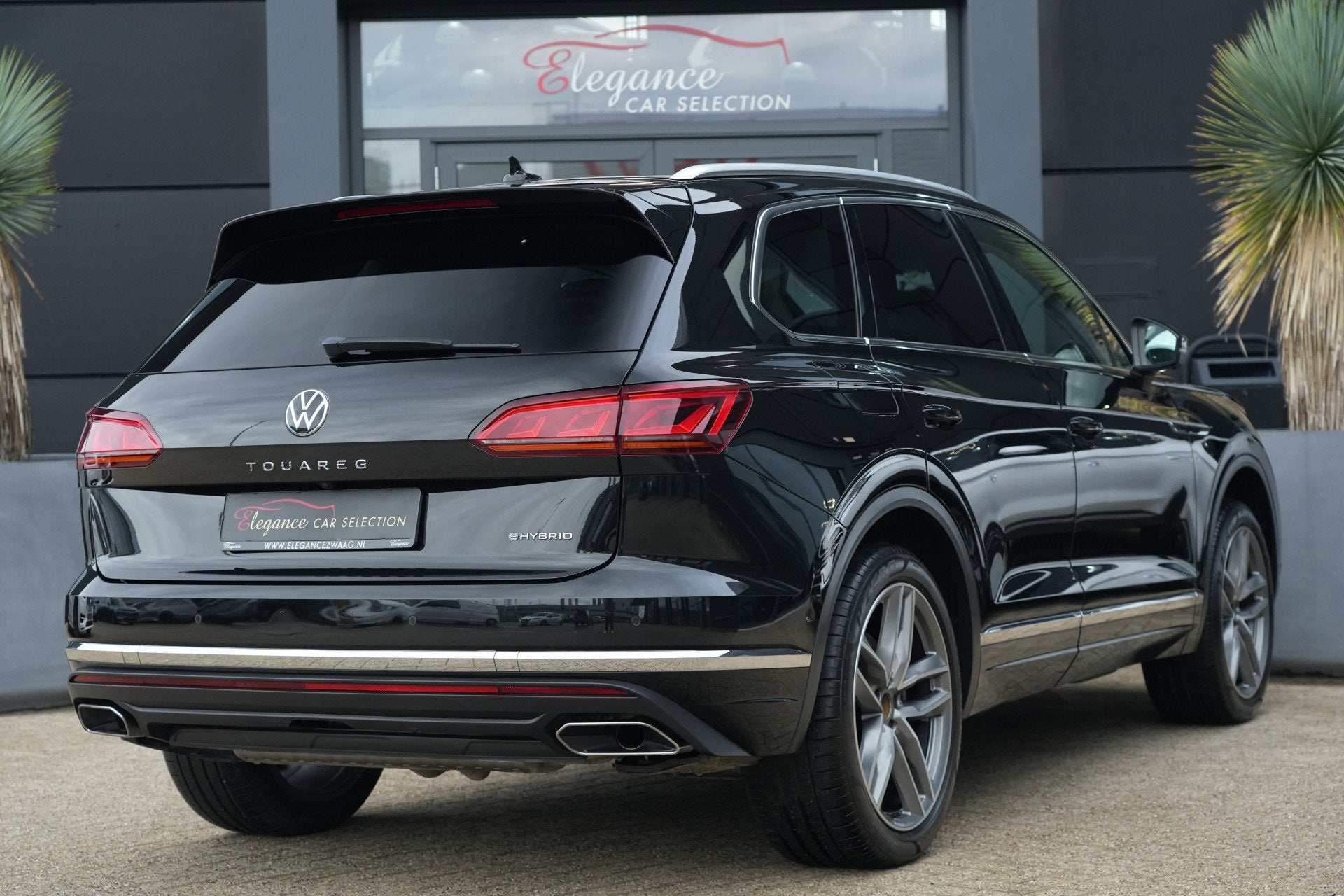 Volkswagen Touareg 3.0 TSi eHybrid 4MOTION Elegance Volkswag, Automaat, Gebruikt, Zwart, 2995 cc