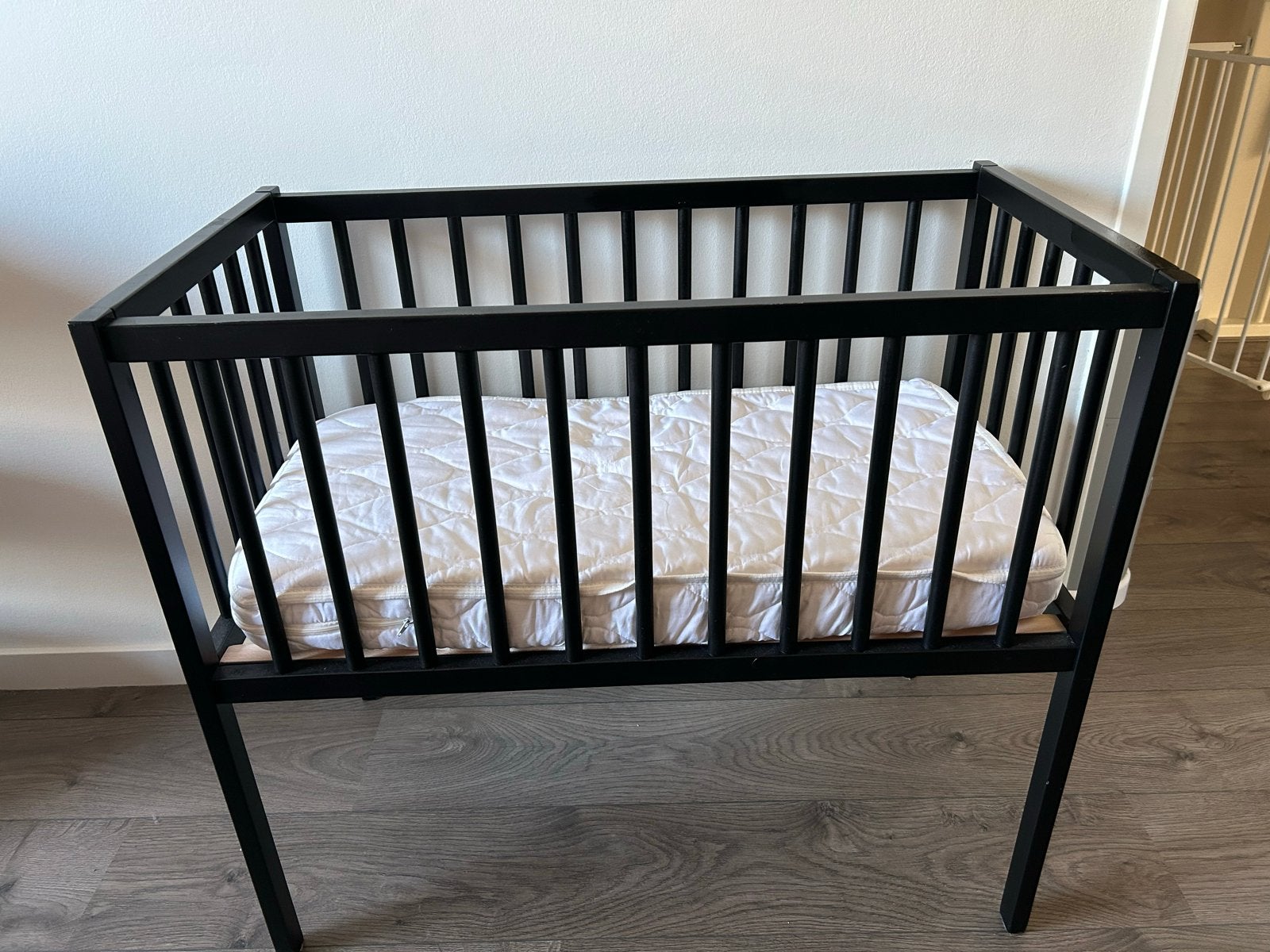 Zo goed als nieuwe zwarte baby wieg, Ophalen, Zo goed als nieuw, Wieg