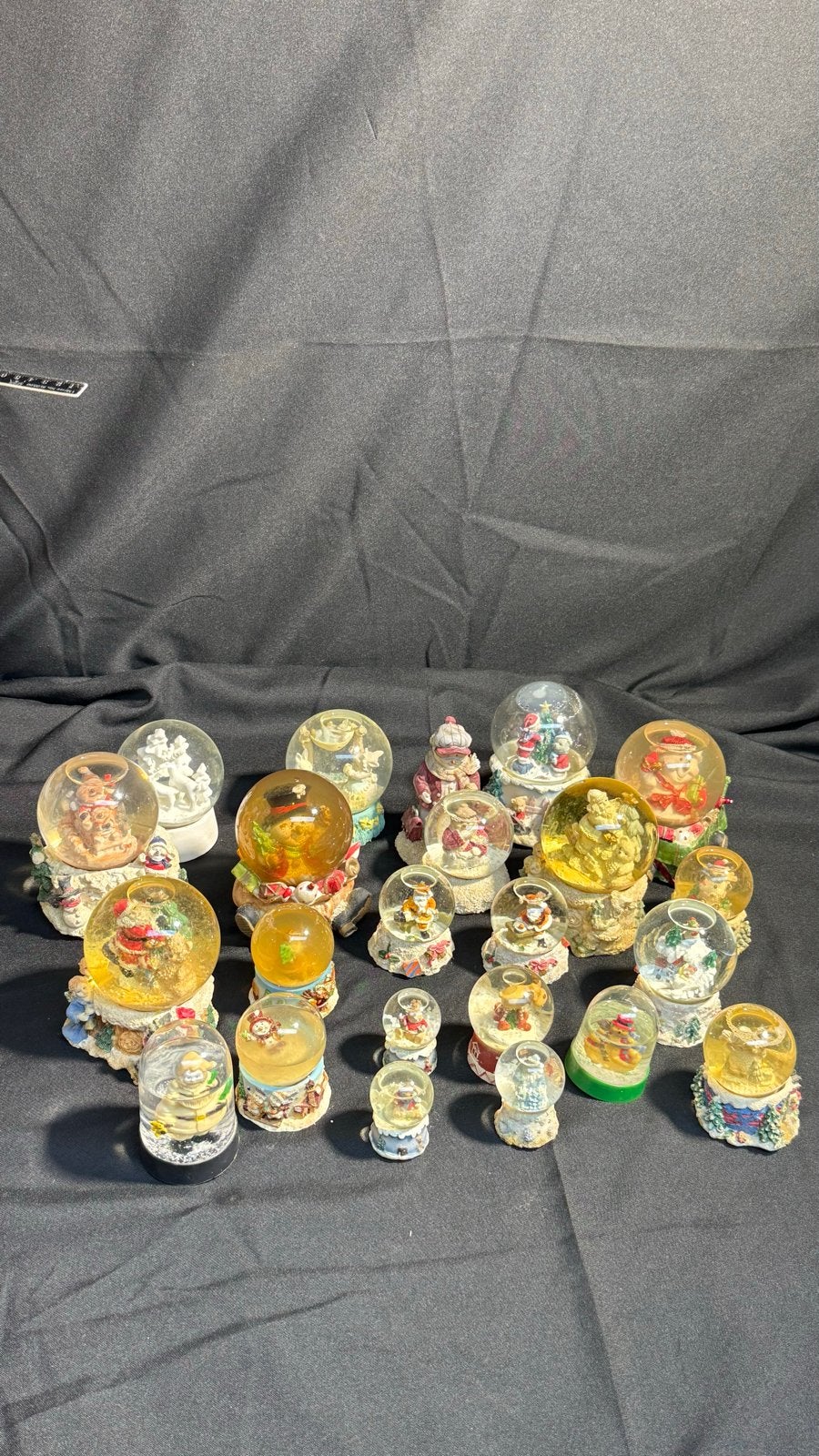 Exceptional Collection of 24 Vintage Christmas Snow Globes, Ophalen of Verzenden