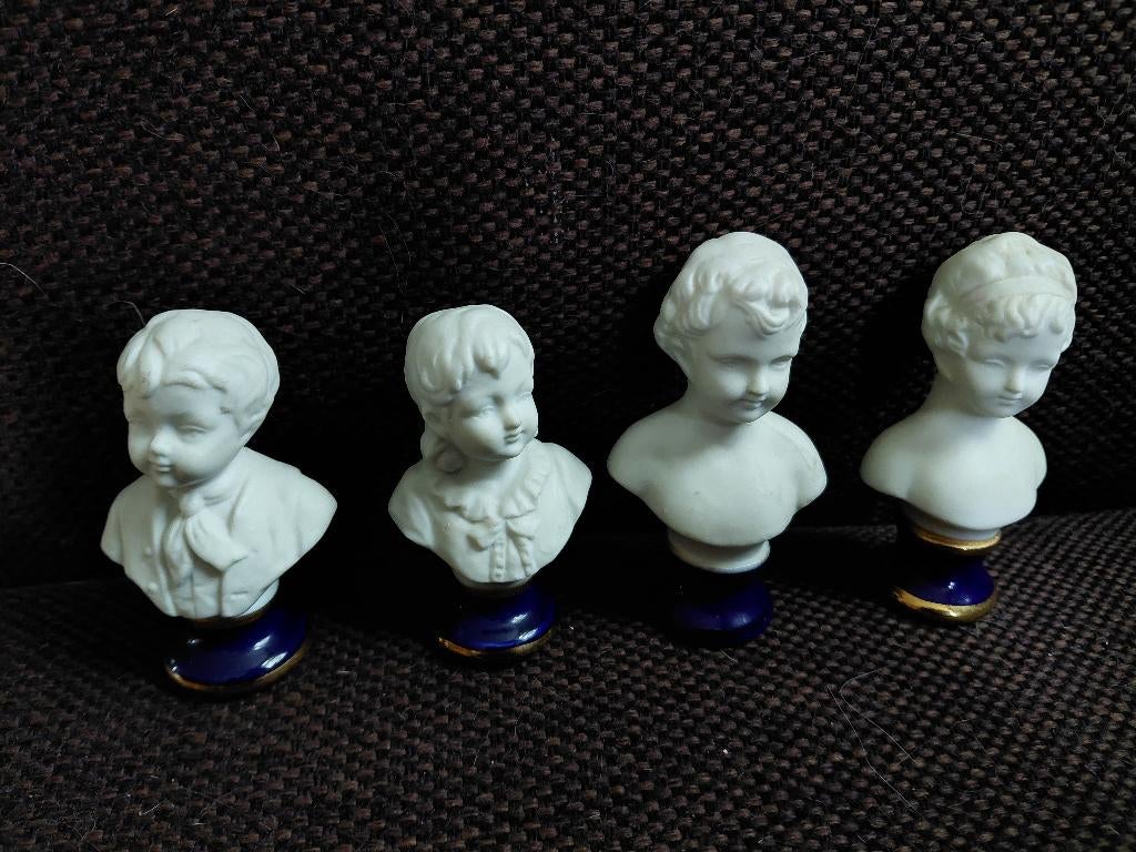 4 porseleinen capodimonte beeldjes, Ophalen of Verzenden, Zo goed als nieuw, Mens