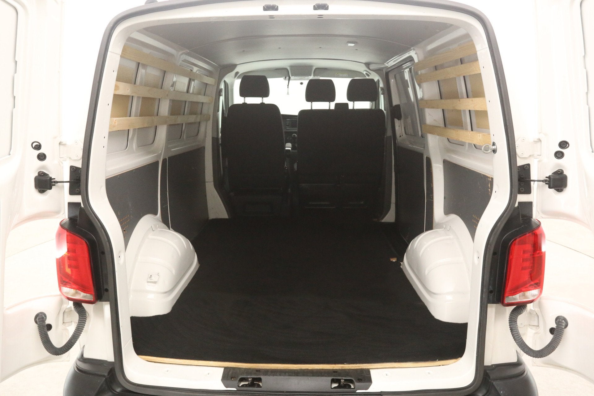 Volkswagen Transporter 2.0 TDI L1H1 140PK | Airco | Cruise |, Voorwielaandrijving, Stof, Gebruikt, Euro 6