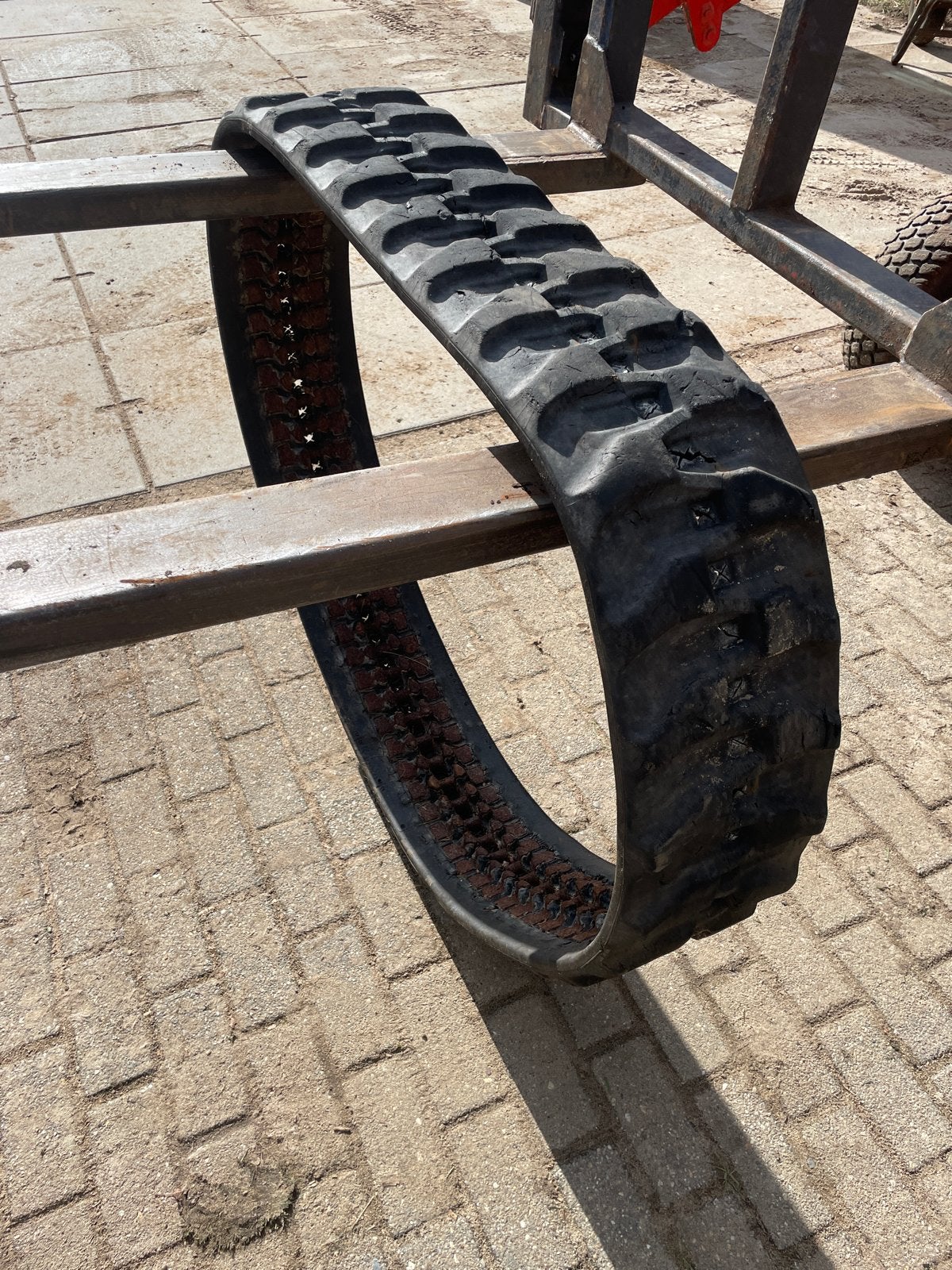 Gratis rups voor Kubota Kx19-04 graafmachine, Doe-het-zelf en Verbouw, Ophalen of Verzenden