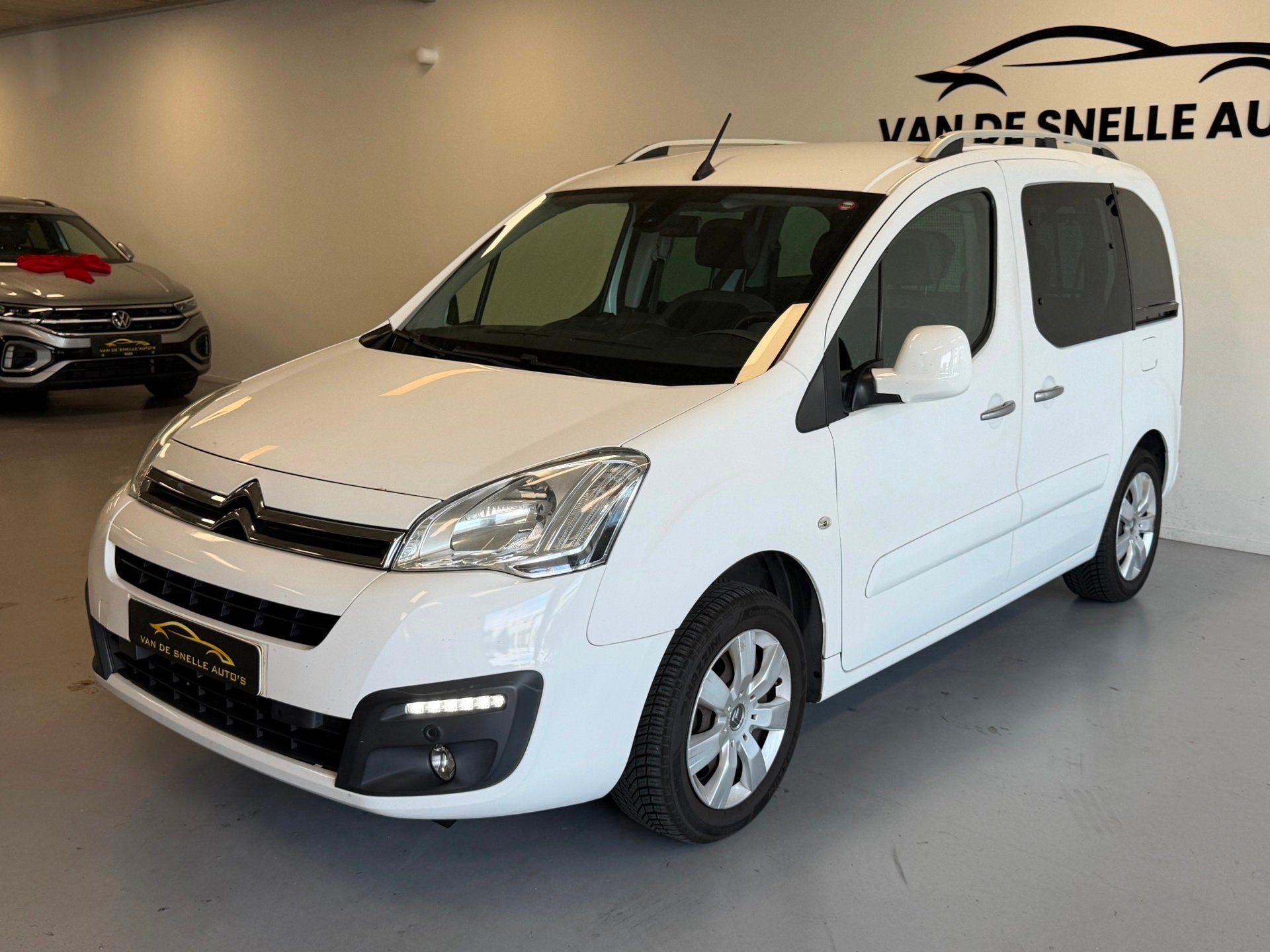 Citroen Berlingo 1.6 VTi Feel CAMERA/PDC/CRUISE/DEALERONDERH, Auto's, Citroën, Voorwielaandrijving, Gebruikt, Wit, 98 pk