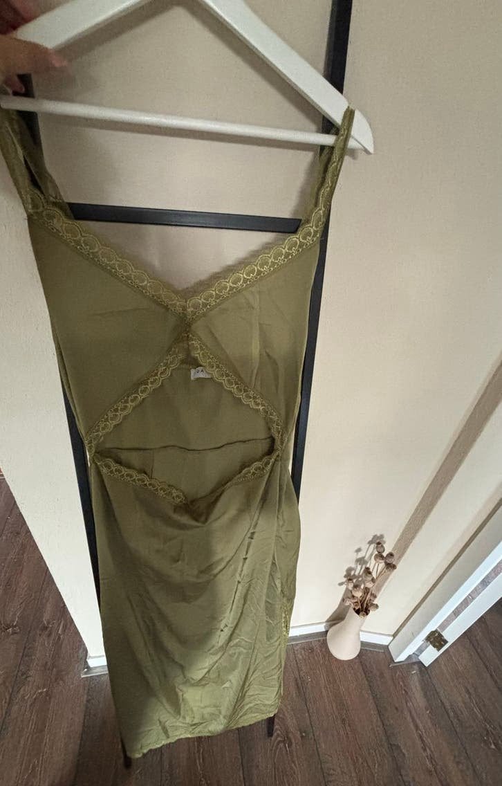 Loavies jurk met cut-outs en kant - Maat L, Kleding | Dames, Ophalen of Verzenden, Nieuw, Maat 42/44 (L), Groen
