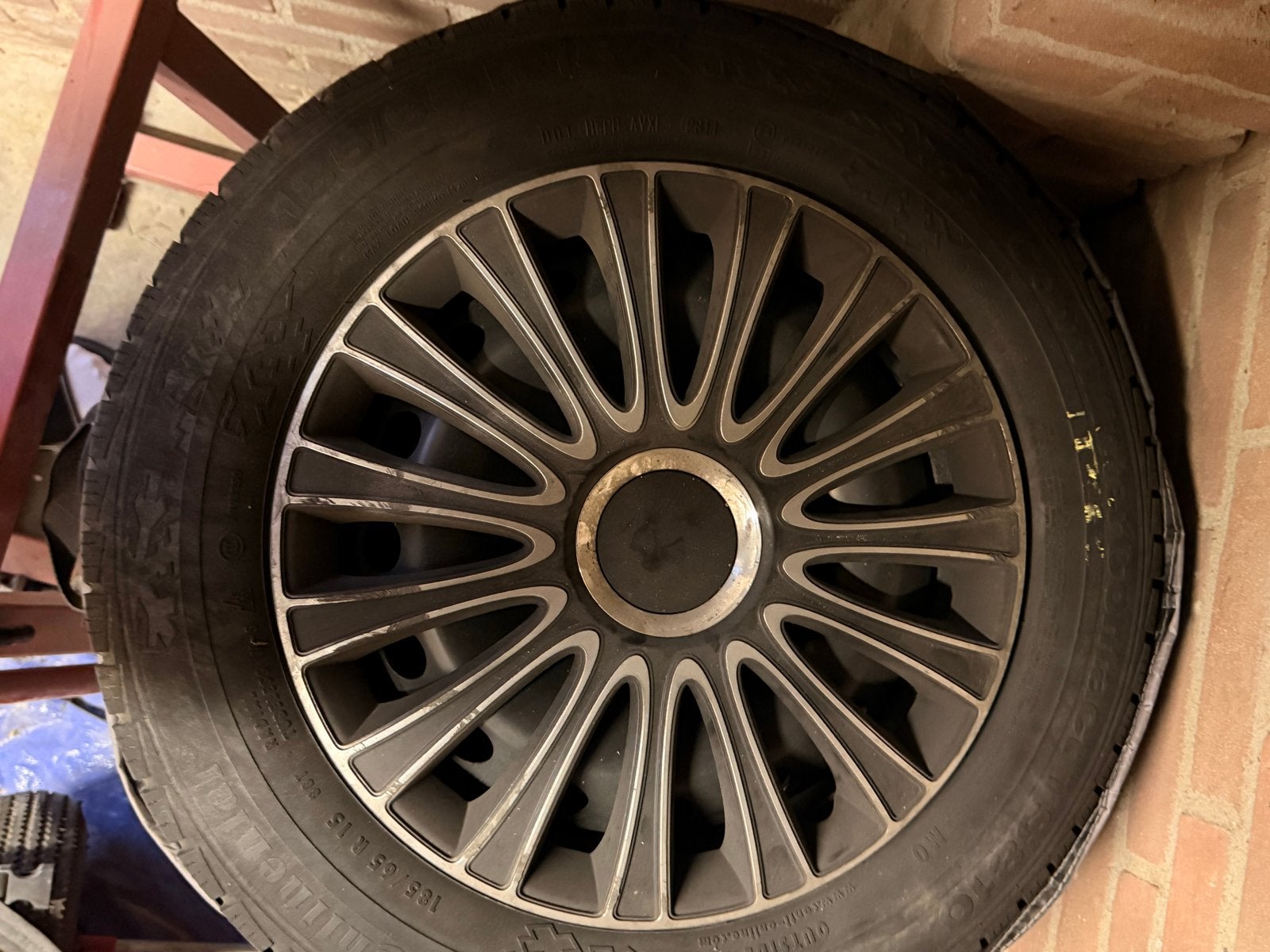 Continental Winterbanden 185/65 R15 op Velg, Auto-onderdelen, Ophalen, Gebruikt, 15 inch, Banden en Velgen