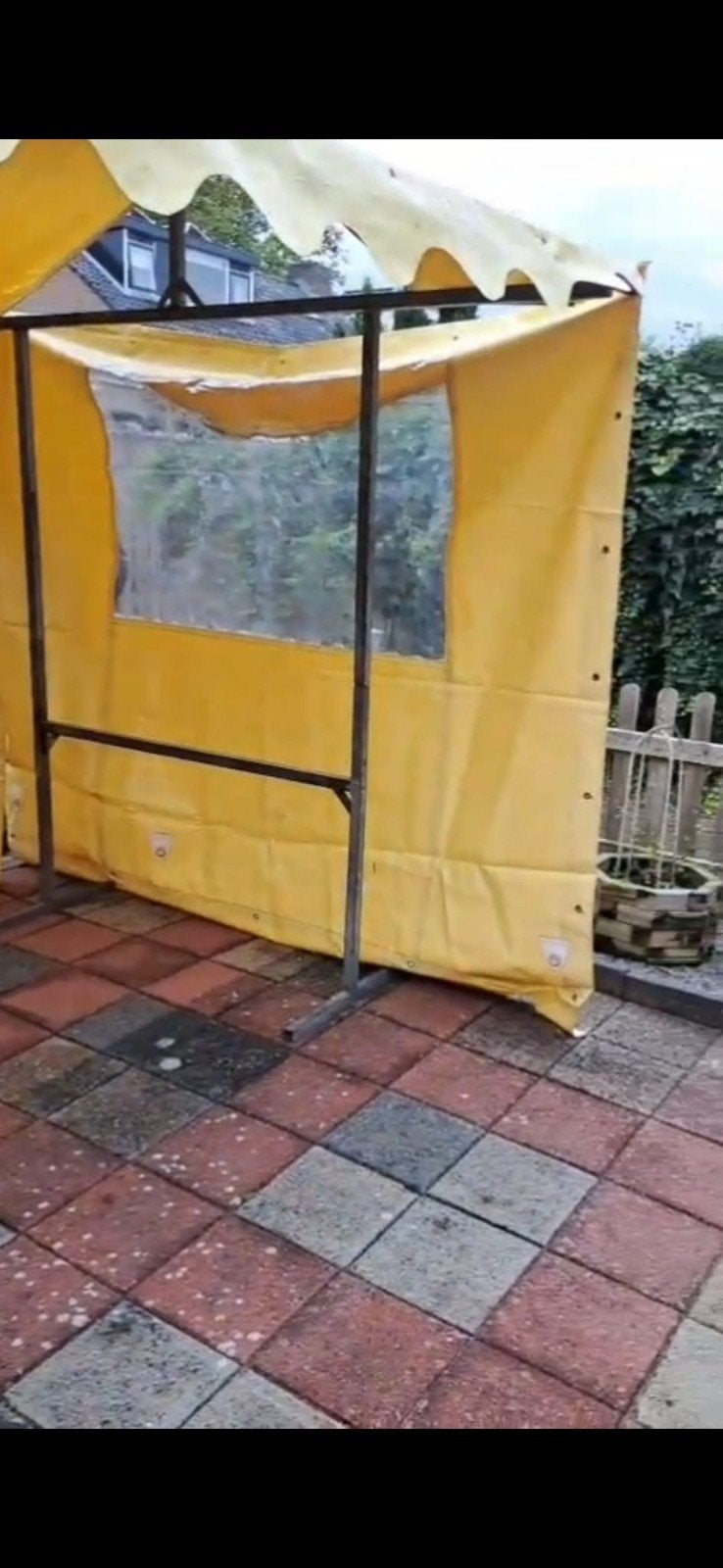 Gele verkoopstand / marktkraam, Ophalen, Overige typen, Minder dan 4 meter, Zo goed als nieuw