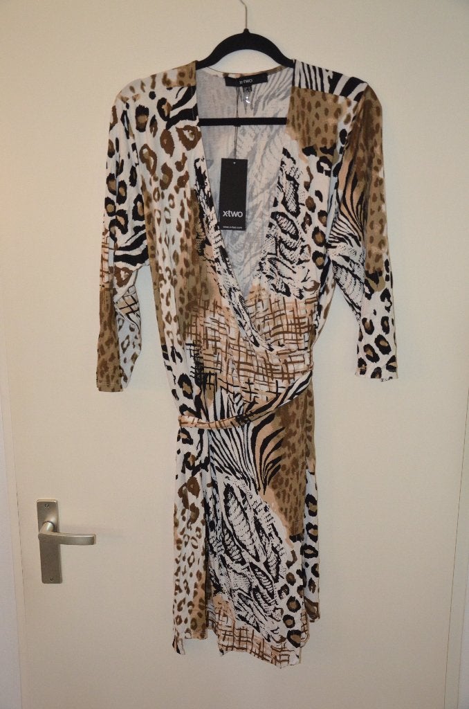 prachtig nieuw jurkje maat 50 X-two animal prints, Jurk, Nieuw, Ophalen of Verzenden, Overige kleuren