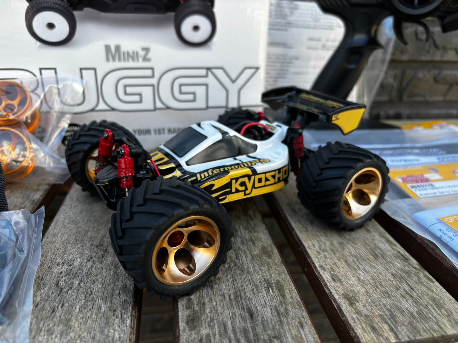 Kyosho Mini-Z Buggy met Monster Truck Tires, Hobby en Vrije tijd, Ophalen of Verzenden, Zo goed als nieuw, Overige schalen, Auto offroad
