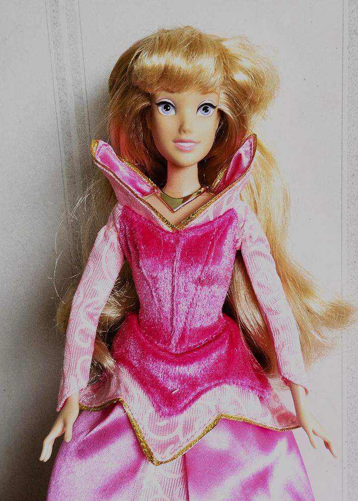 Originele Disney Parijs Aurora Doornroosje, Ophalen of Verzenden, Sneeuwwitje of Doornroosje, Zo goed als nieuw, Beeldje of Figuurtje