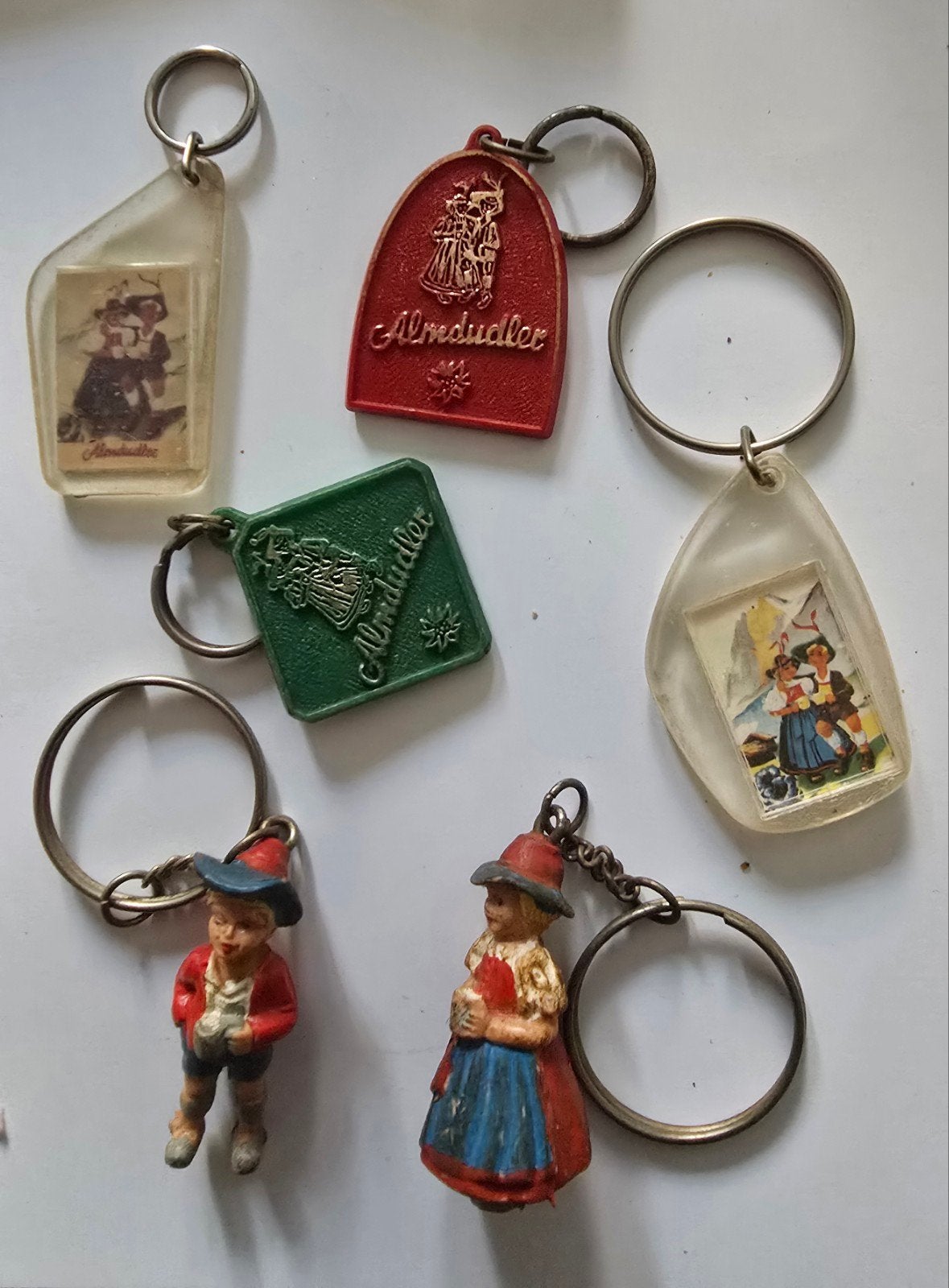 Vintage sleutelhangers Almdudler en traditionele figuren, Verzamelen, Ophalen of Verzenden, Gebruikt, Knuffel of Figuurtje