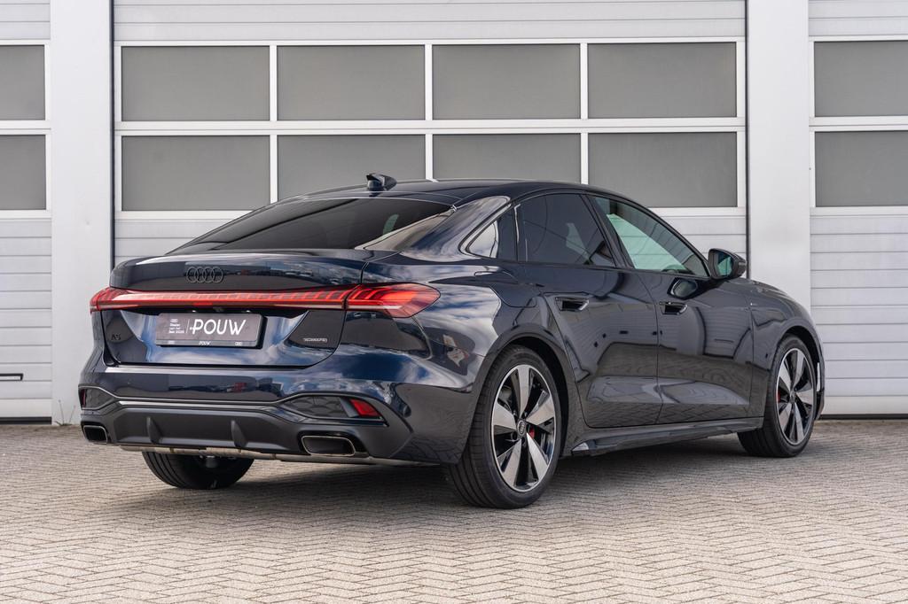 Audi A5 Limousine 2.0 e-hybrid 299pk quattro S edition | Mat, Auto's, Audi, Automaat, 12 maanden, Stof, 4 cilinders