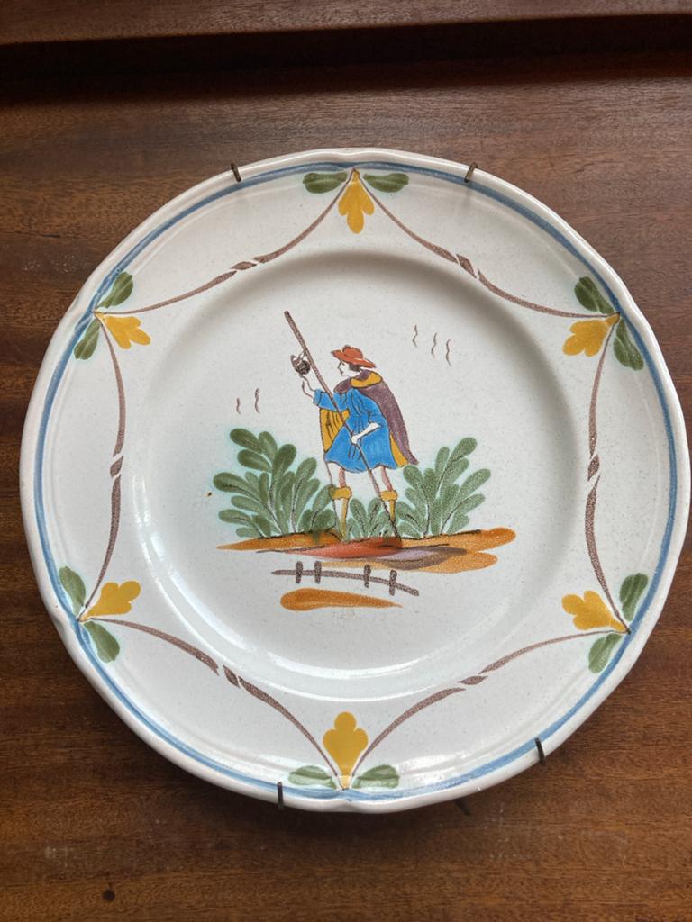 Vintage Frans aardewerk bord, handgeschilderd, visser, Ophalen of Verzenden