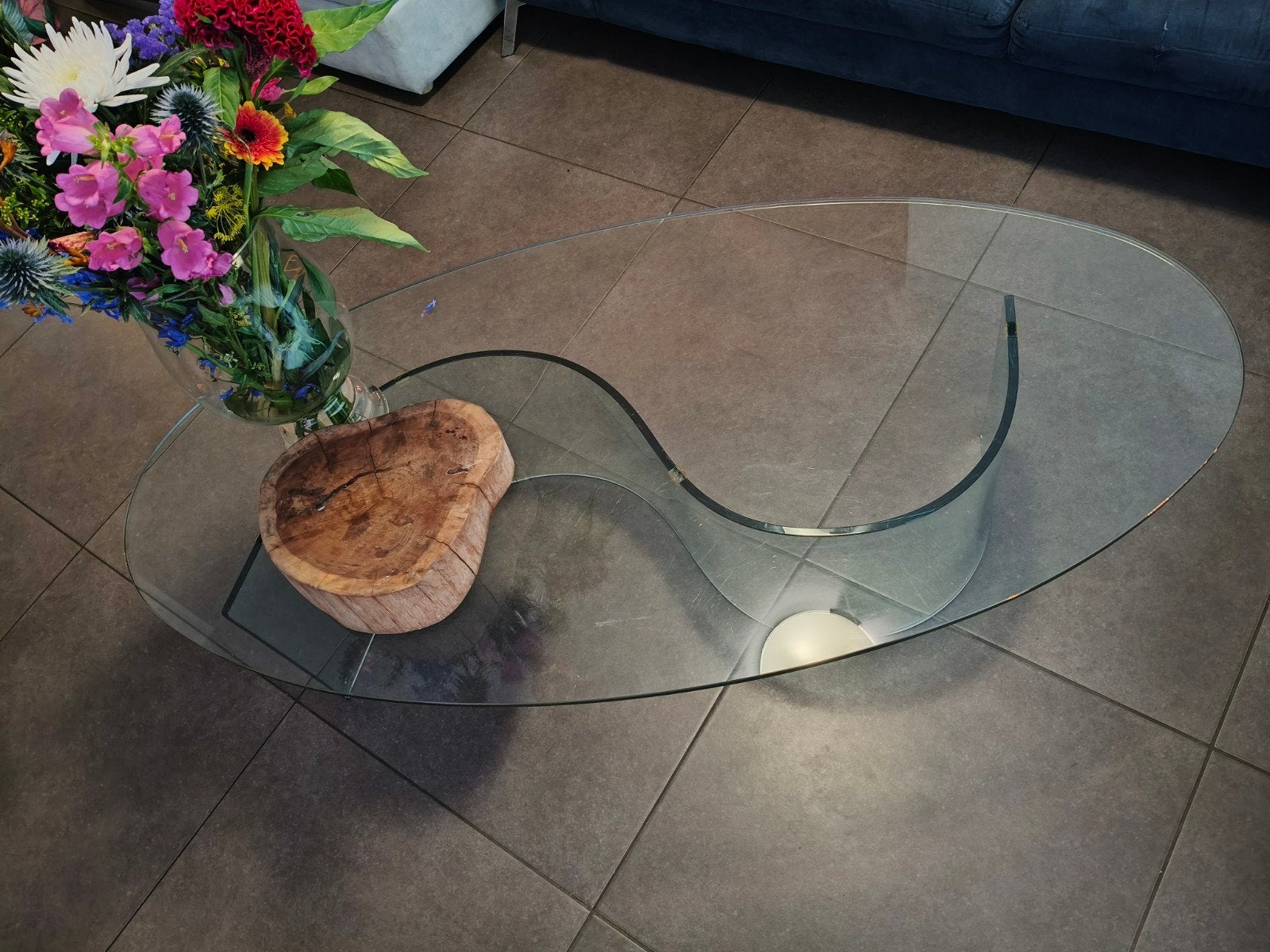 Glazen Salontafel met Uniek Gebogen Ontwerp, 100 tot 150 cm, Modern, Eigentijds, Design, Overige vormen, 50 tot 100 cm