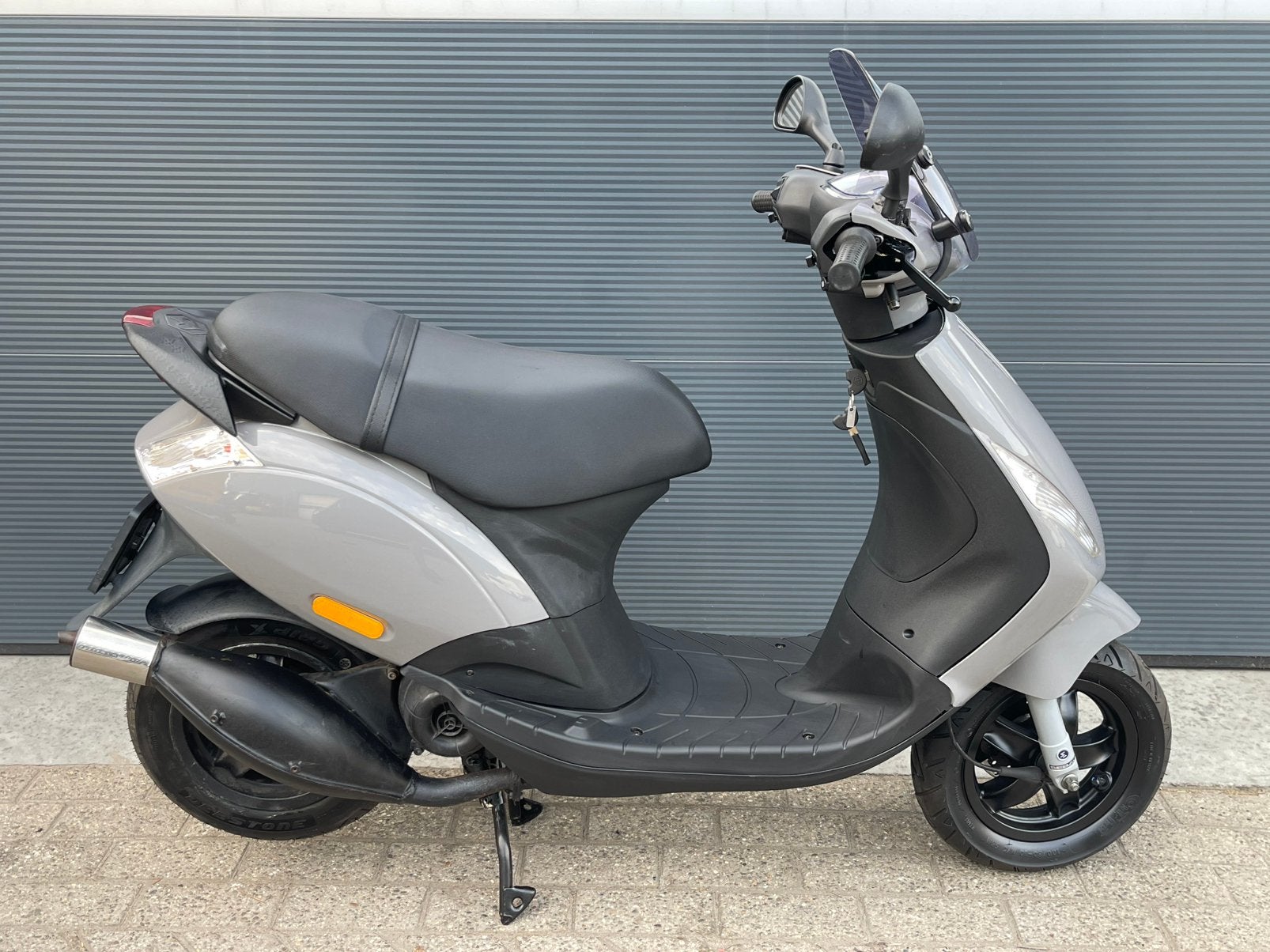 Piaggio Zip 2T (2001) | 45km brom | 9.559km | nardo-grey |, Tweetakt, Piaggio & C. S.p.A. Viale Marconi, 10/12 56029 Pontedera (Pisa) Italië
