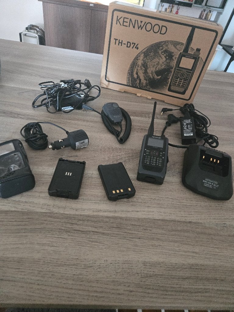 Kenwood TH-D74, Nieuw, 15 km of meer, Ophalen of Verzenden, Portofoon of Walkie-talkie