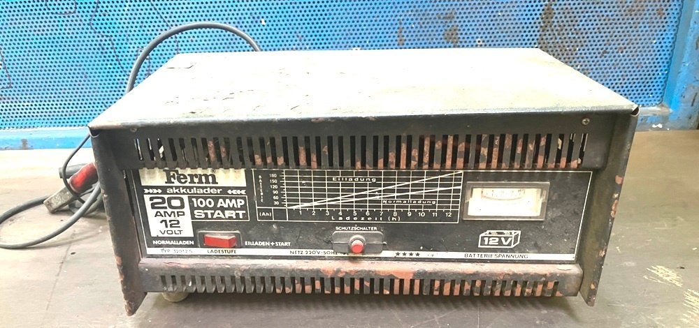 Acculader / batterijlader 12 Volt 20A., Auto-onderdelen, Accu's en Toebehoren, Ophalen, Gebruikt