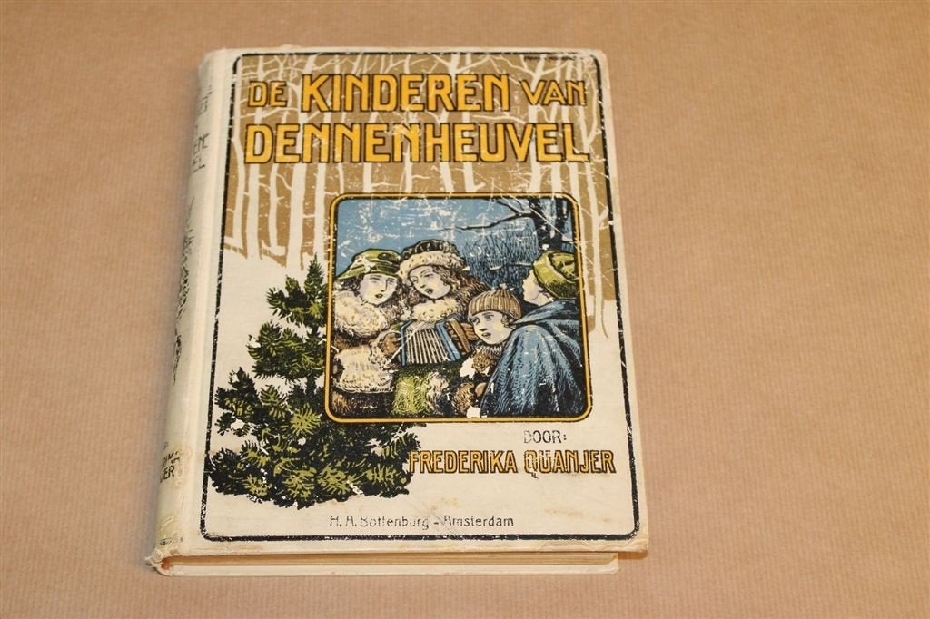 De Kinderen van Dennenheuvel — Vintage Jeugdboek 1917, Ophalen of Verzenden, Gelezen