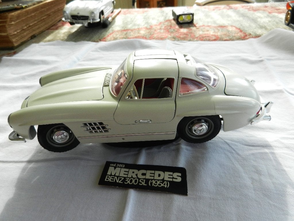 Burago  Mercedes  300 SL 1954, Ophalen, Zo goed als nieuw