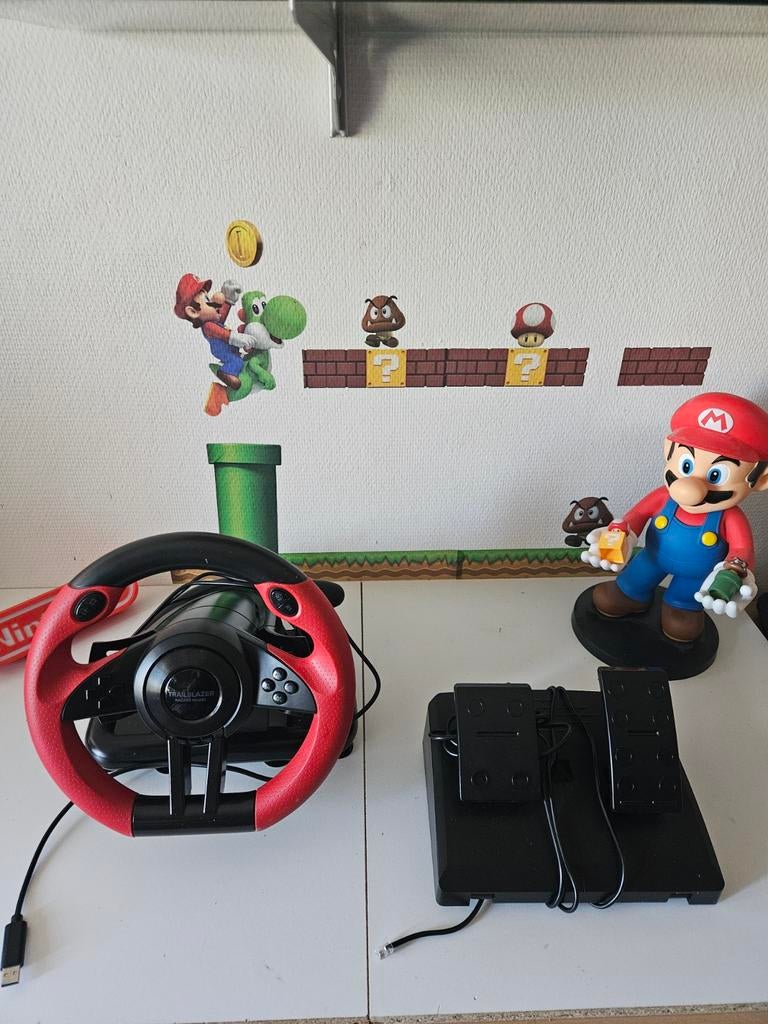 Nintendo Switch Race Stuur met Pedalen - Thrustmaster, Thrustmaster, Ophalen of Verzenden, Zo goed als nieuw, Support@thrustmaster.com
