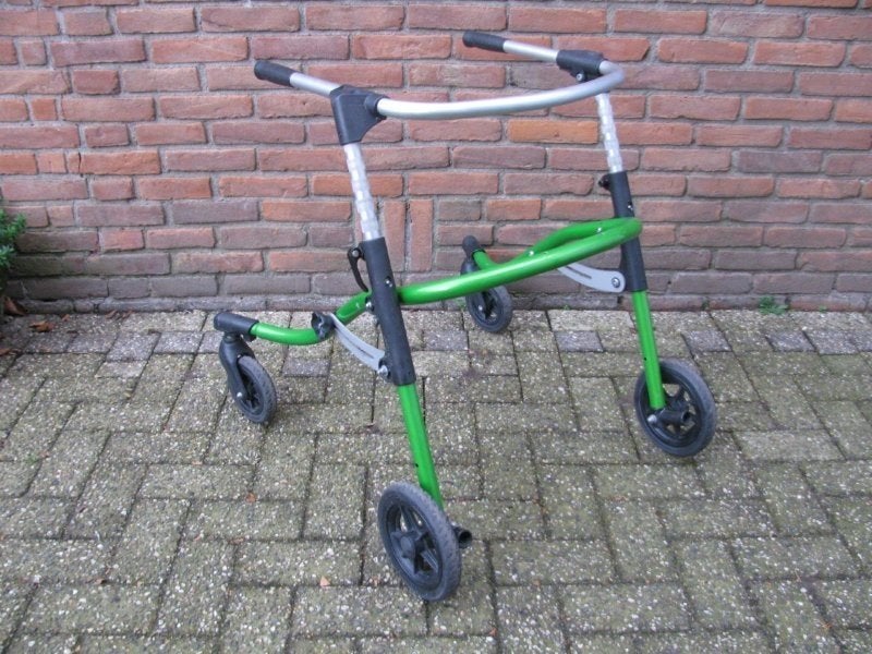 Speciale rollator Junior Otto Bock Nurmi Neo trek rollator, Ophalen, Opvouwbaar, Zo goed als nieuw
