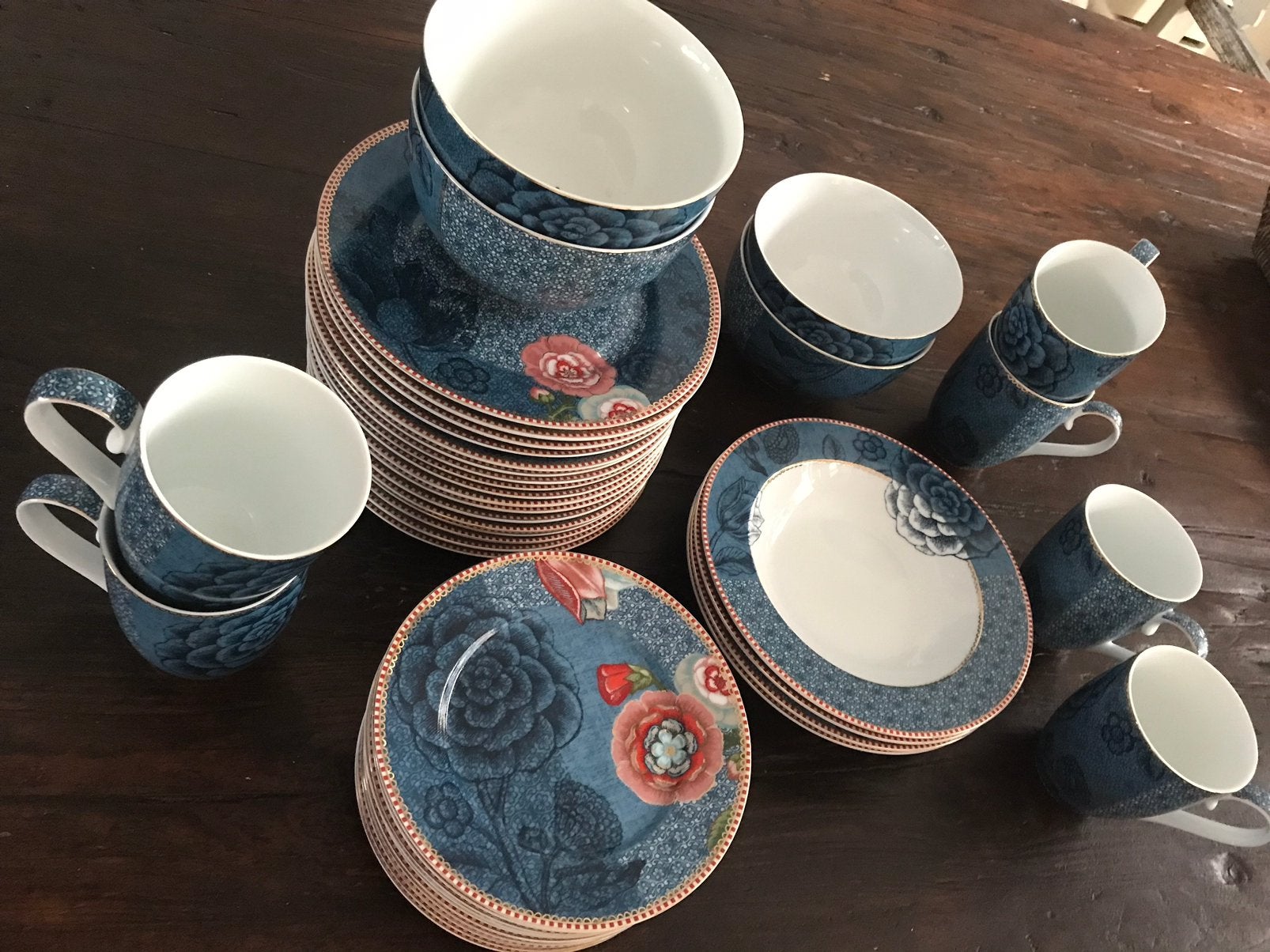 Pip Studio servies, compleet, blauw met bloemen, Pip Studio, Ophalen of Verzenden, Zo goed als nieuw, Modern
