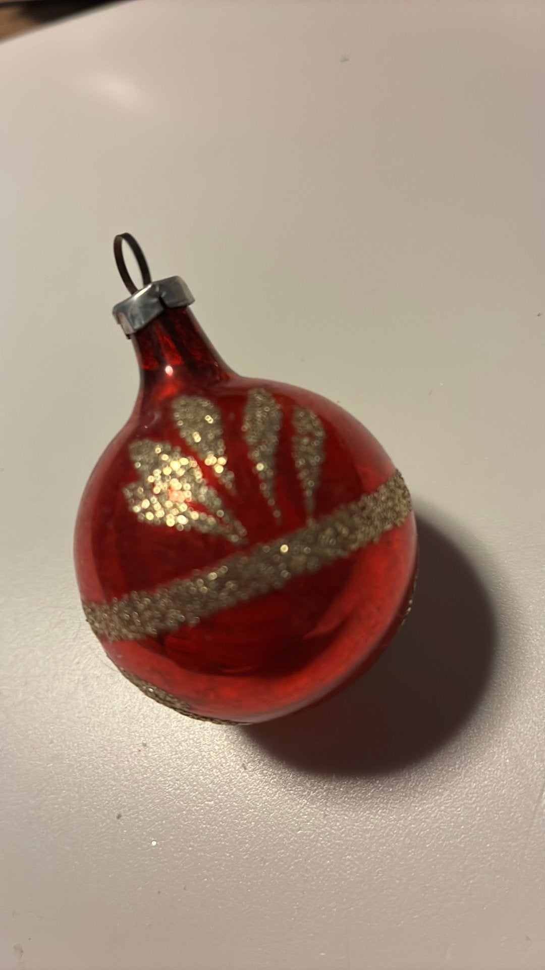 Vintage antieke kerstbal, rood feathertree, Ophalen of Verzenden, Zo goed als nieuw