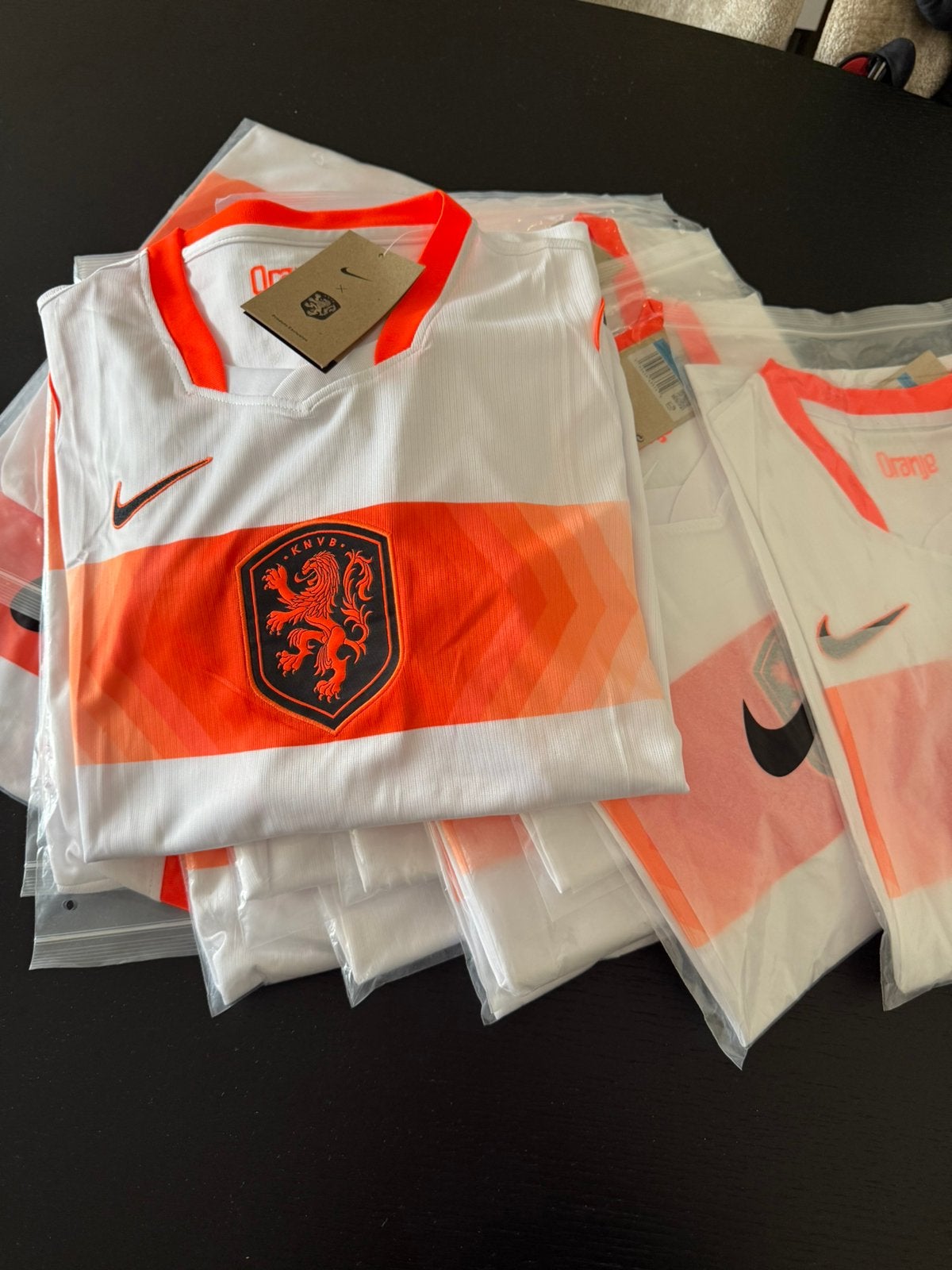 Nederland WK 2026 voetbal shirtjes tenue maten M en L, Tickets en Kaartjes, Sport | Voetbal, Twee personen