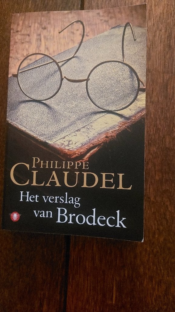 Philippe CLAUDEL: het verslag van Brodeck, Ophalen of Verzenden, Zo goed als nieuw, Europa overig
