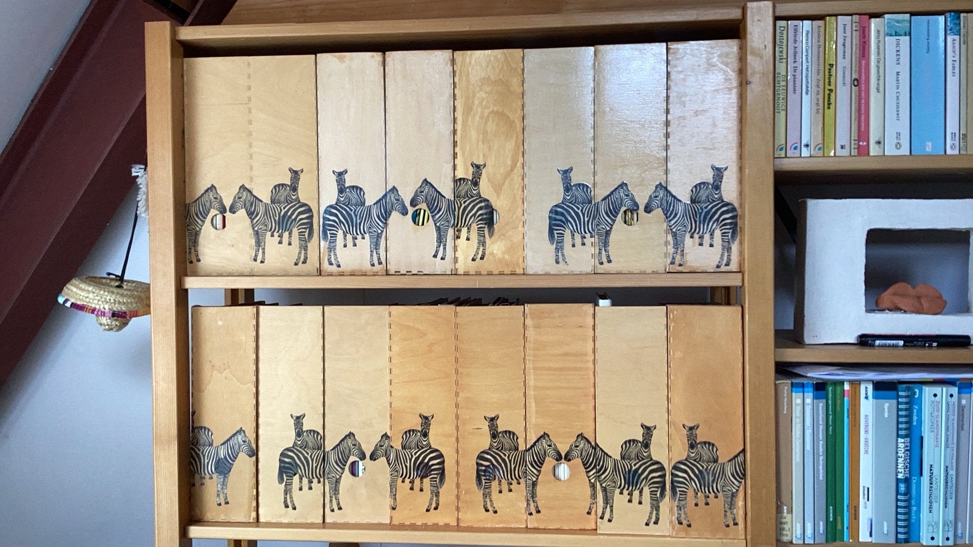 Knuff ikea lektuurbakken, Ophalen, Zo goed als nieuw