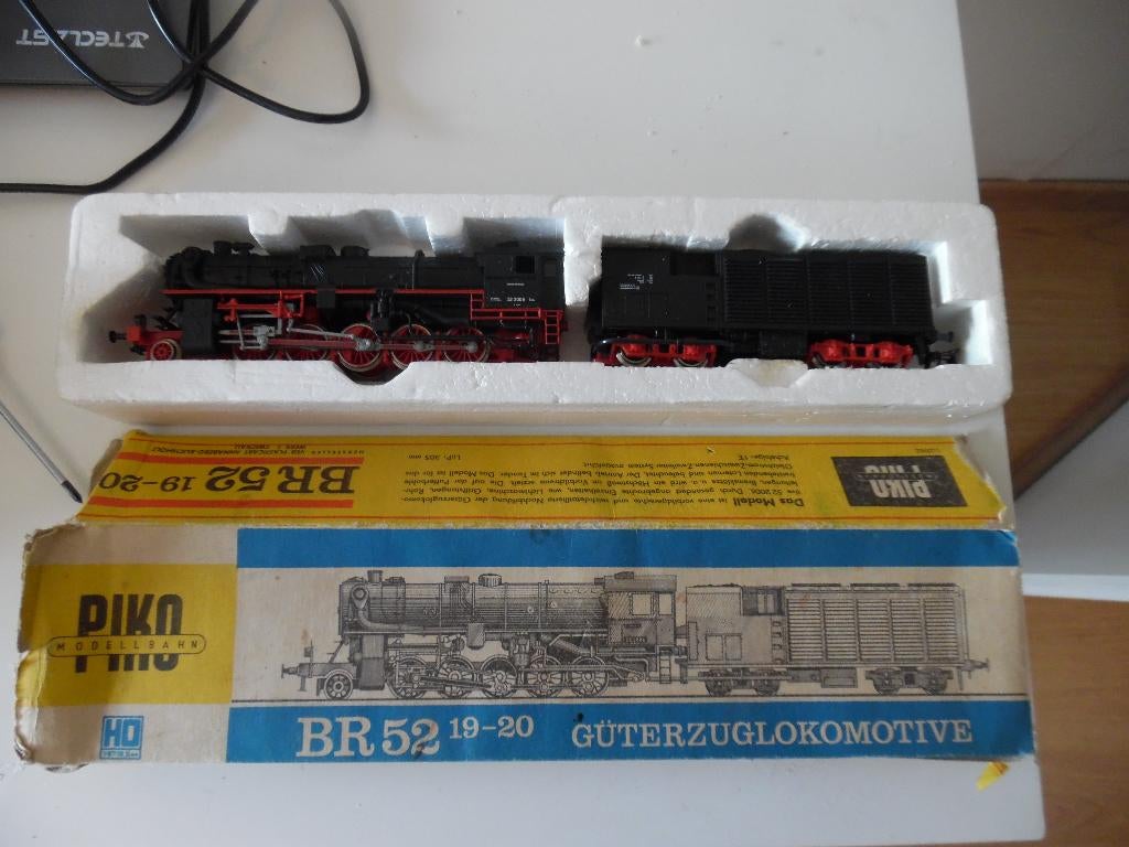 Tka een stoomlocomotief van piko model  BR52, Gebruikt, Analoog, Gelijkstroom, Locomotief