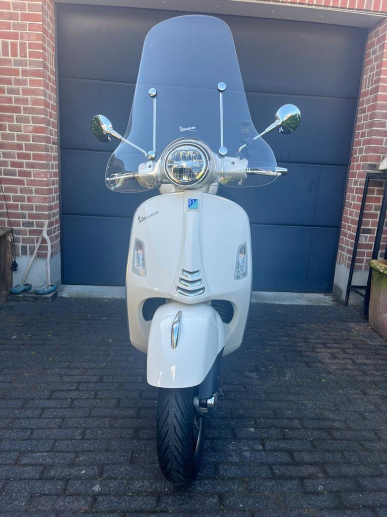 Vespa GTS 300 Super 2019 | 4526 km | Origineel, Motoren, Scooter, Occasion, Particulier, Automaat