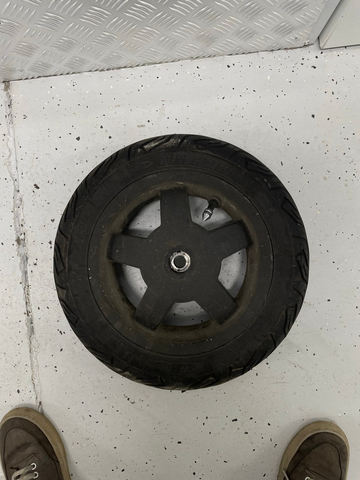 Vespa LX/S achtervelg (110mm trommel) met band, Fietsen en Brommers, Brommeronderdelen | Scooters, Ophalen of Verzenden, Gebruikt