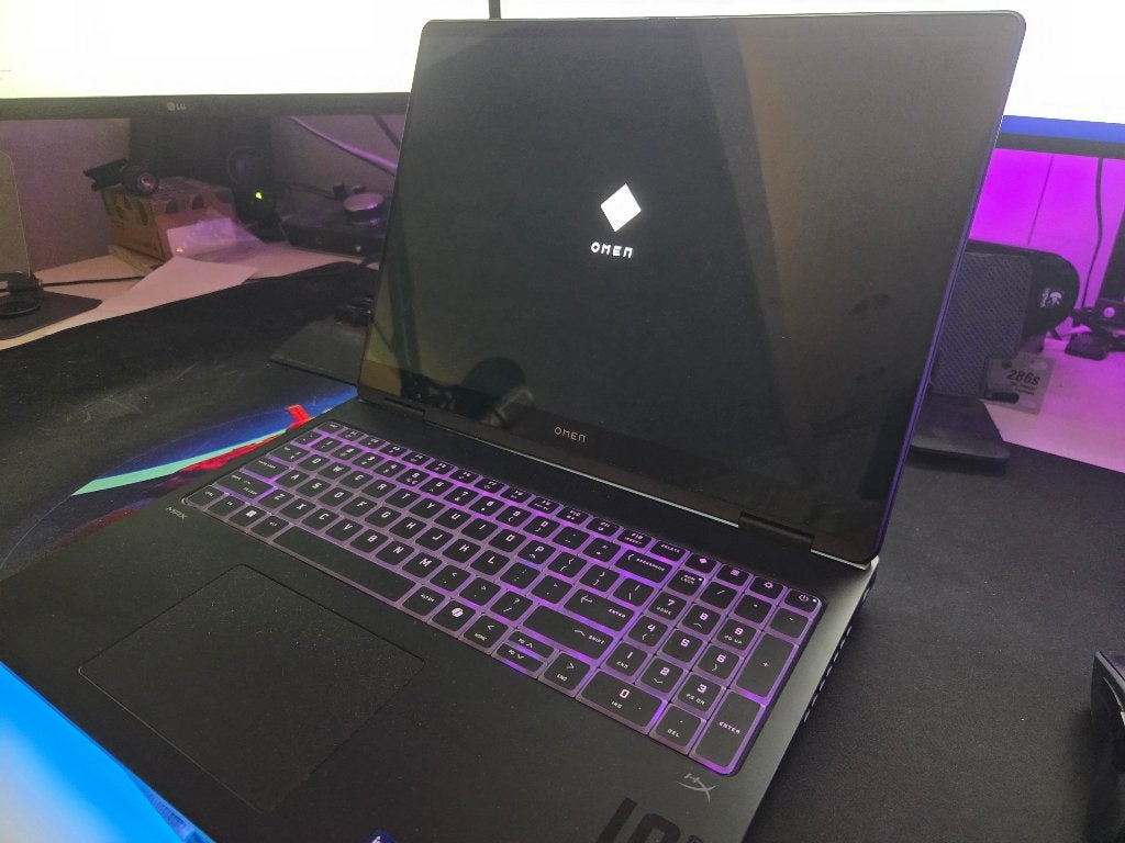 Core Ultra 9 275HX, 5070 Ti, 32GB DDR5, 2TB, 16" 240Hz OLED