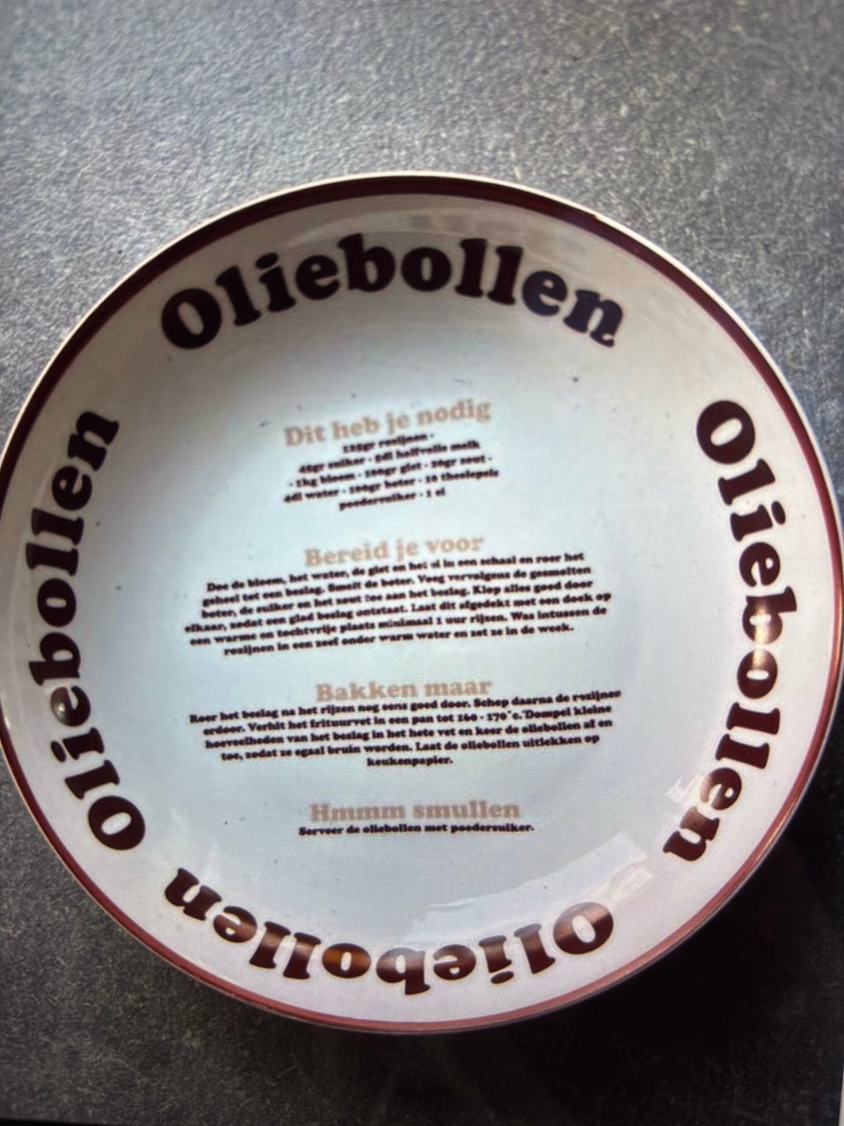 Oliebollenbord met recept - 28 cm, Keramiek, Ophalen of Verzenden, Zo goed als nieuw, Bord(en)
