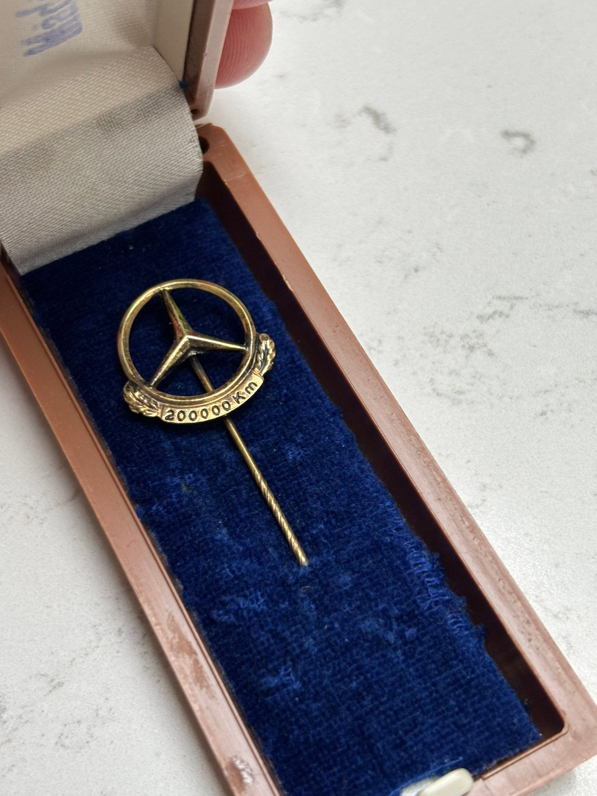 Mercedes 200.000 km speldje. Verguld zilver., Ophalen of Verzenden, Zo goed als nieuw, Zilver