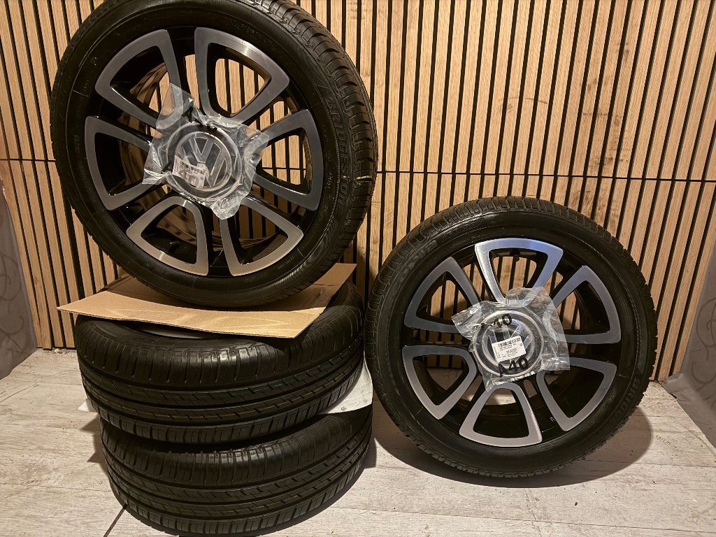 16 inch originele velgen  set VW UP Triangle  Splinternieuw, 16 inch, Verzenden, Banden en Velgen, Nieuw