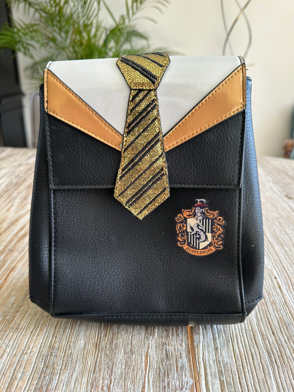Harry Potter rugzak hufflepuff  Danielle Nicole, Ophalen of Verzenden, Zo goed als nieuw, Overige merken