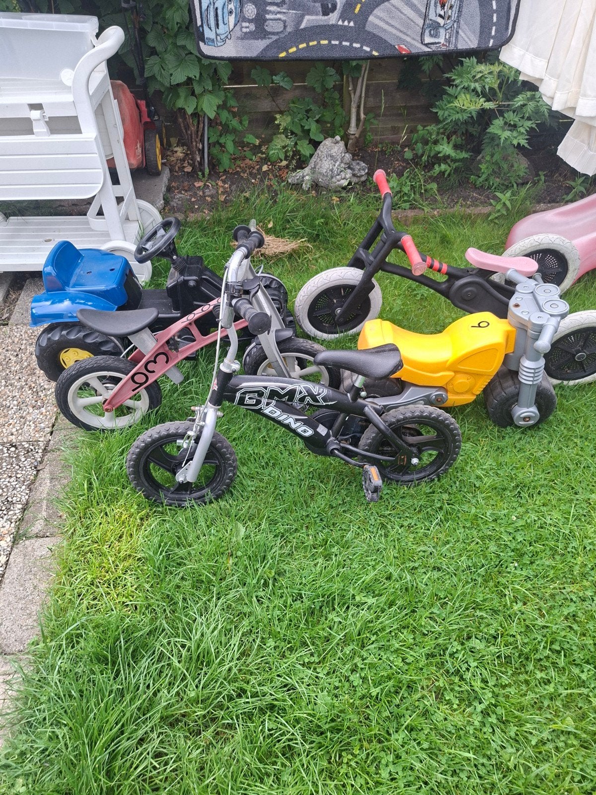 Diverse kinderfietsen en loopvoertuigen, Ophalen, Gebruikt, Loopfiets
