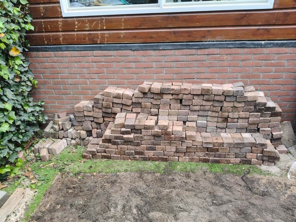 Gratis - stenen, tegels, stapelblokken, Tuin en Terras, Ophalen, Minder dan 3 meter, 1 tot 2 meter
