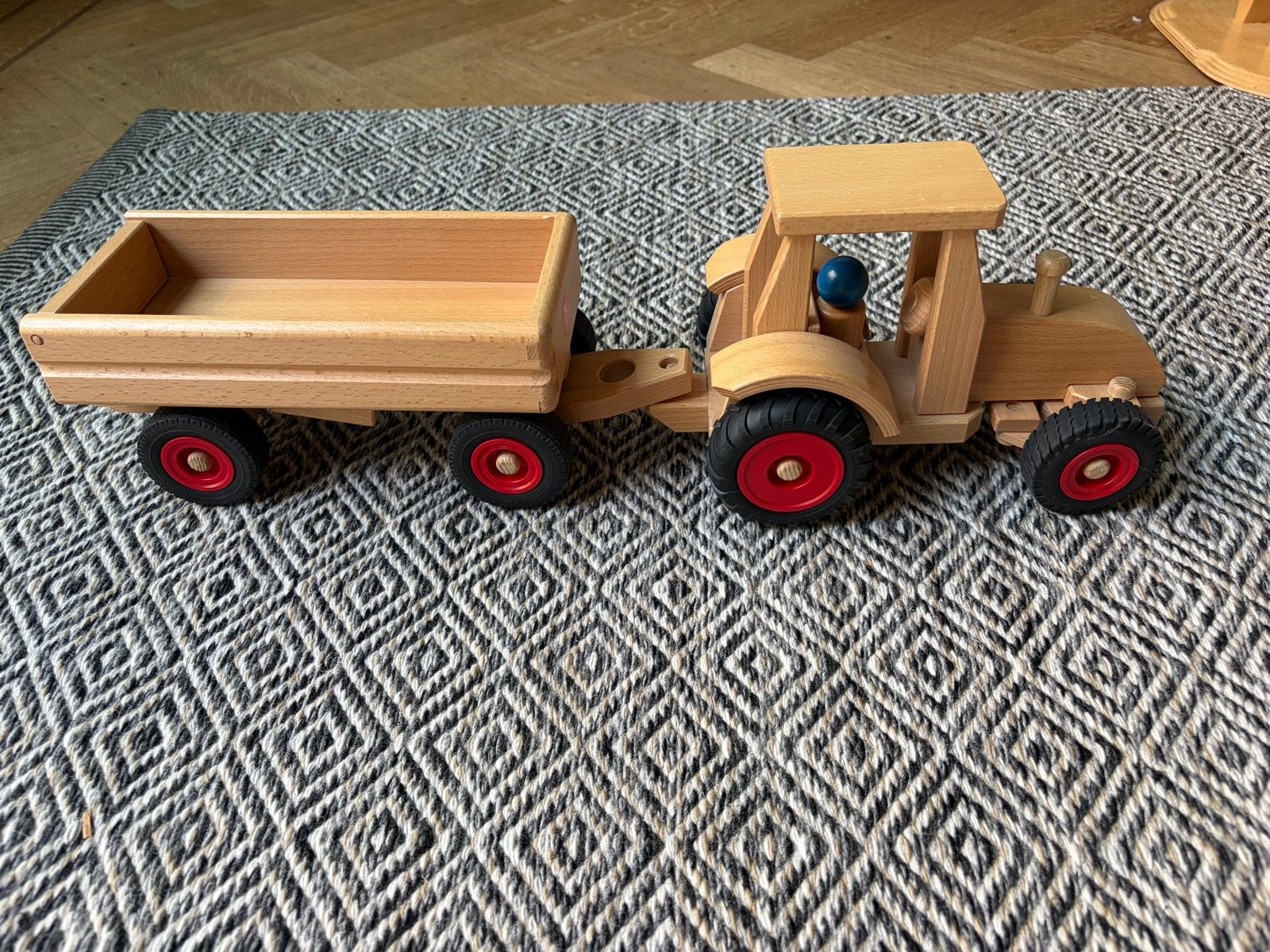 Houten tractor met aanhanger - Fagus Holzspielwaren, Ophalen of Verzenden, Zo goed als nieuw