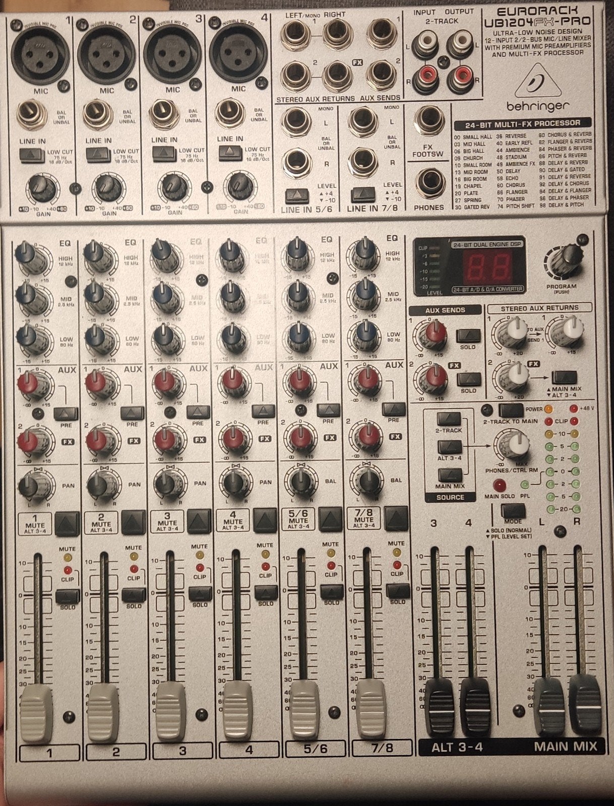 Behringer Eurorack UB1204FX-Pro mengpaneel / mixer, Ophalen of Verzenden, Nieuw, 5 tot 10 kanalen, Microfooningang