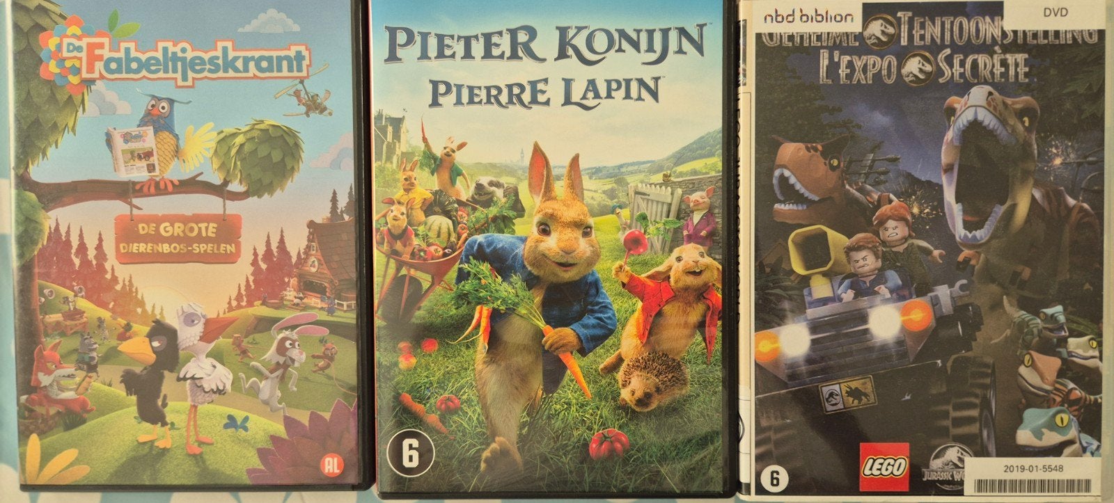 3 kinder DVD's: Fabeltjeskrant, Peter Konijn, LEGO Jurassic, Cd's en Dvd's, Gebruikt, Animatie, Alle leeftijden, Box/collectie