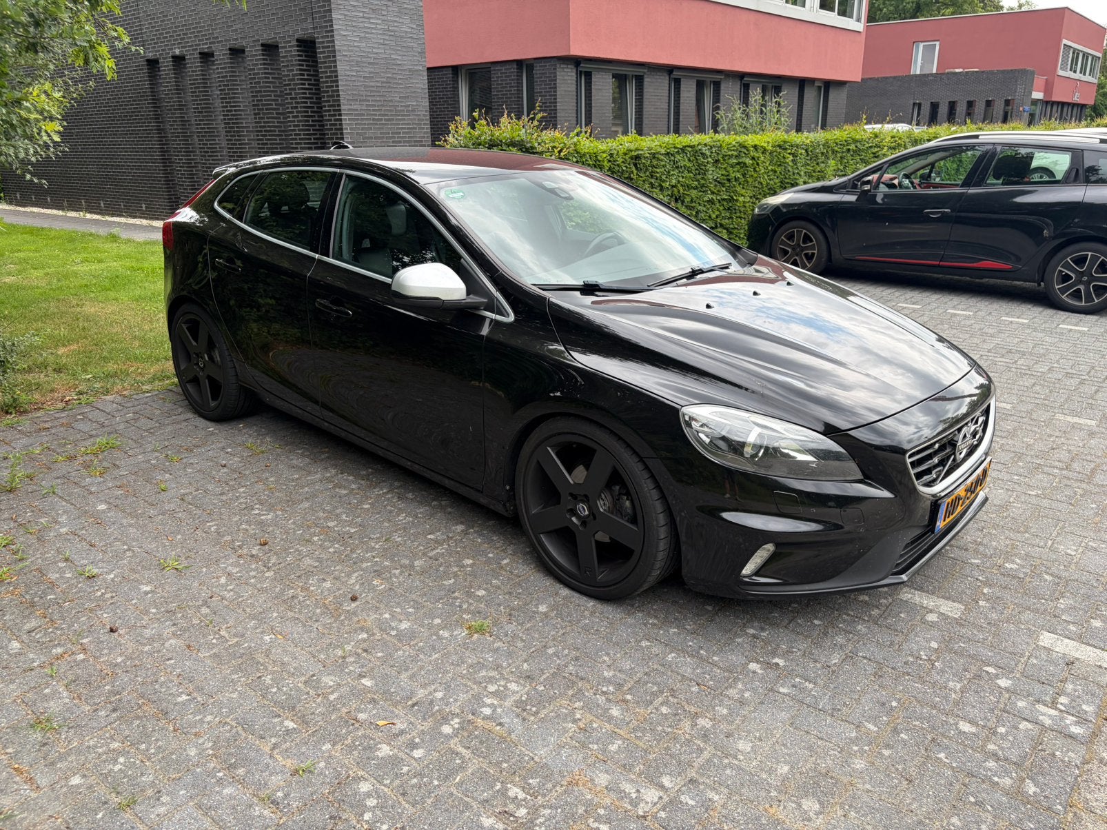 Volvo V40 R design, Voorwielaandrijving, Zwart, 4 cilinders, Zwart