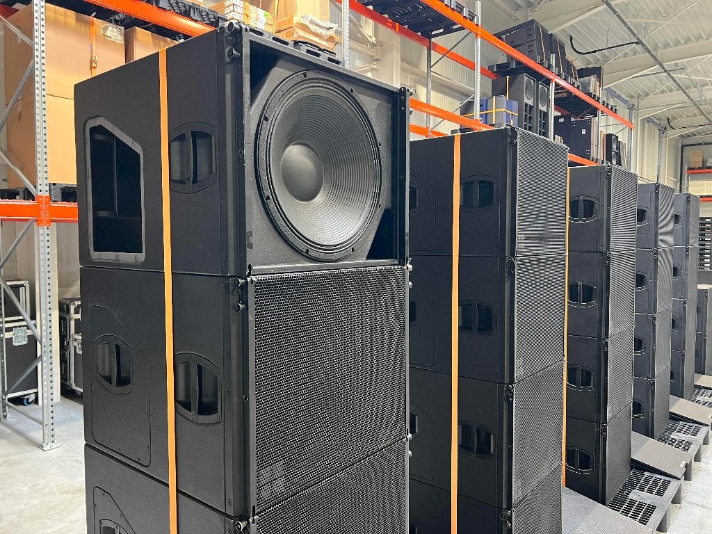 d&b audiotechnik Y-SUB 18"/12" + cover (18x), Gebruikt, Subwoofer, Ophalen of Verzenden, 150 watt of meer