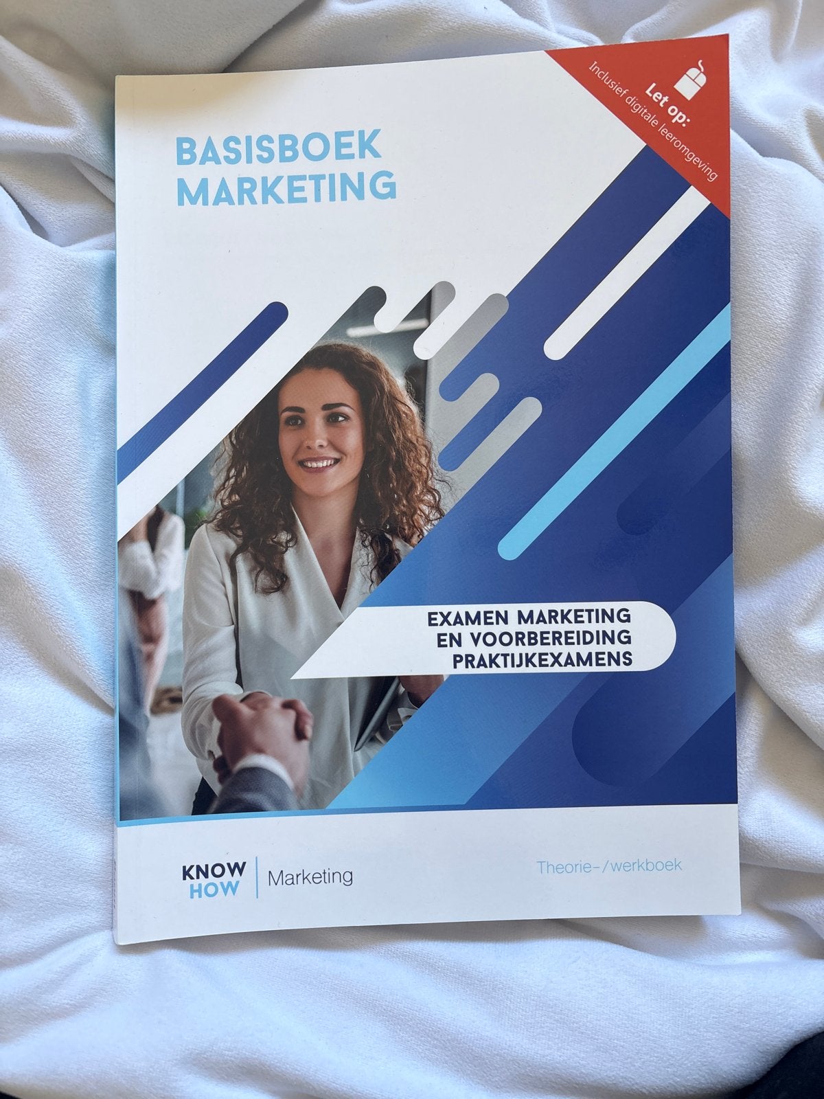 Basisboek Marketing - exclusief  digitale leeromgeving, Ophalen of Verzenden, Zo goed als nieuw, Economie en Marketing