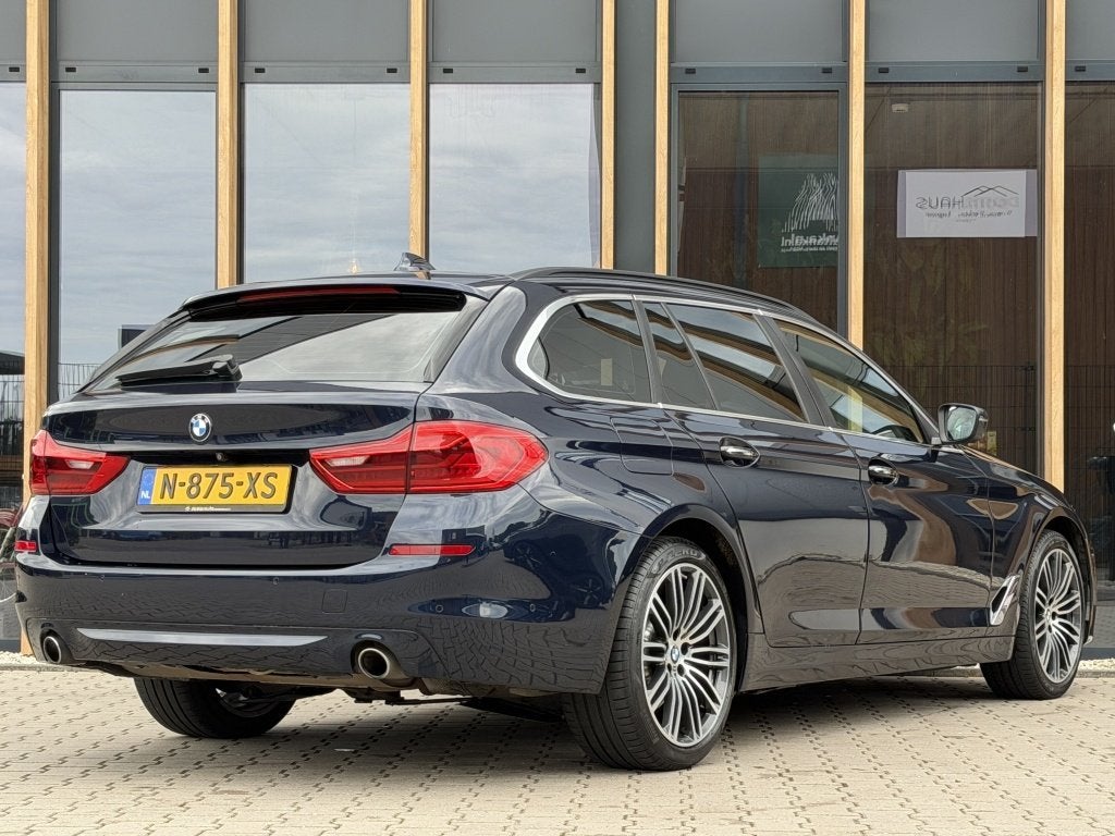 BMW 5 Serie 520i Executive l Panorama-dak | Elec Trekhaak |, Automaat, 1998 cc, Gebruikt, Euro 6